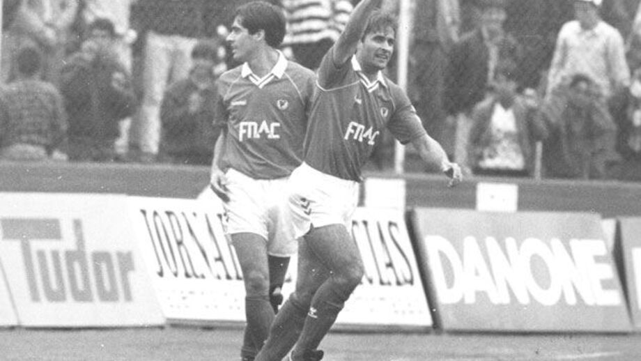 Águias resistiram à pressão e ao "cheiro" das Antas