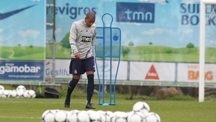 Portista Fernando não joga em Paços