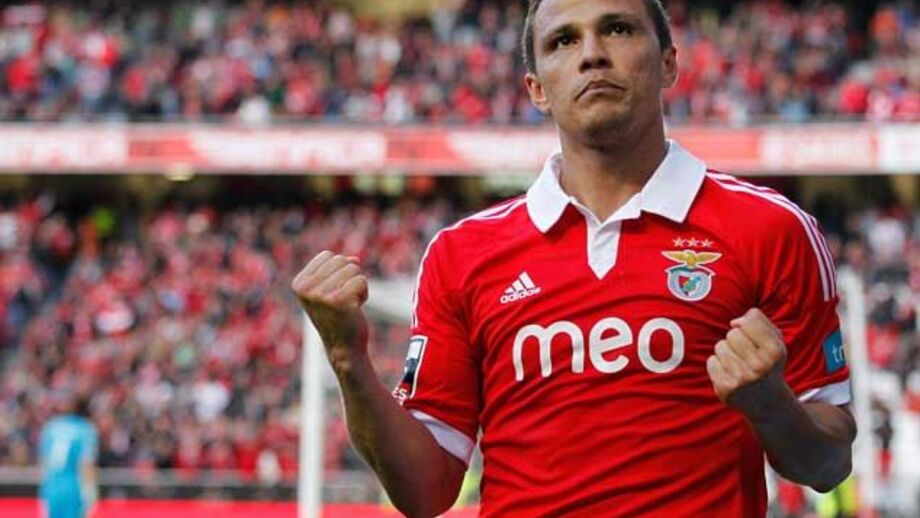 Lima tarda mas não falha e atinge a "trintena"