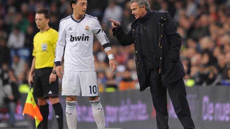 «Mister, nunca terás um filho tão feio como Özil»