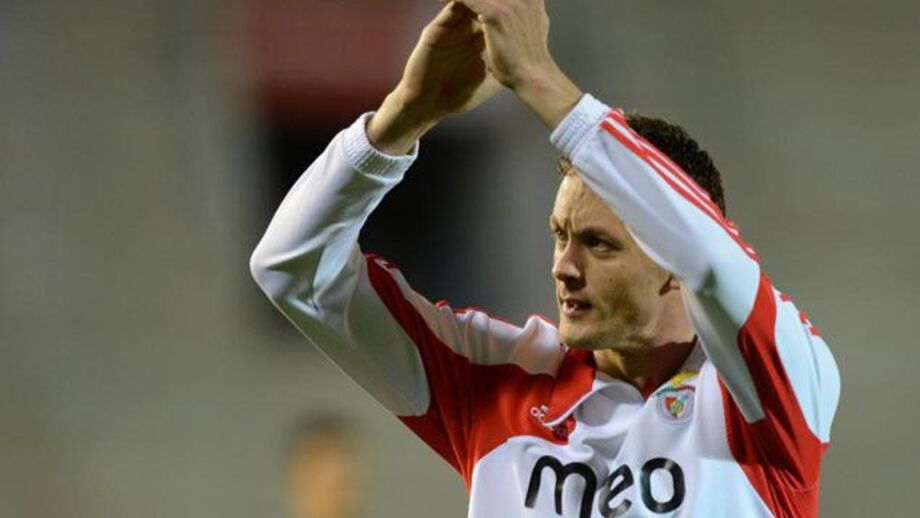 Mitrovic na senda de Matic