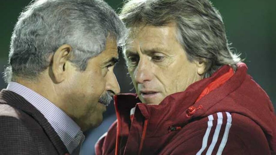 Vieira decide hoje futuro de Jorge Jesus