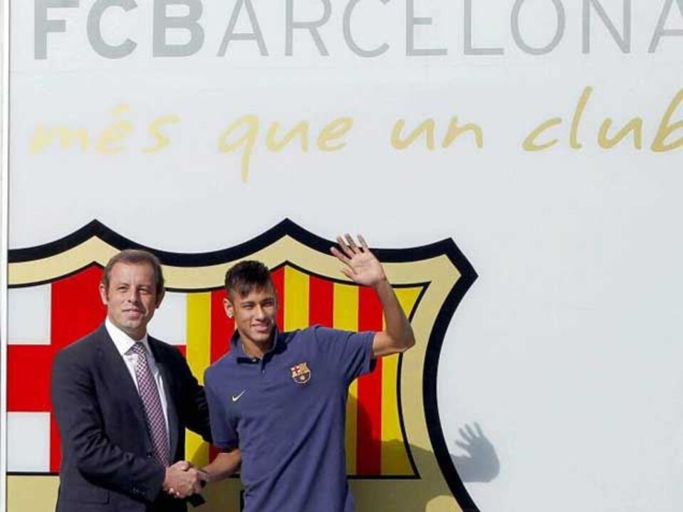 Neymar: «Vim para ajudar o Messi a continuar a ser o melhor»