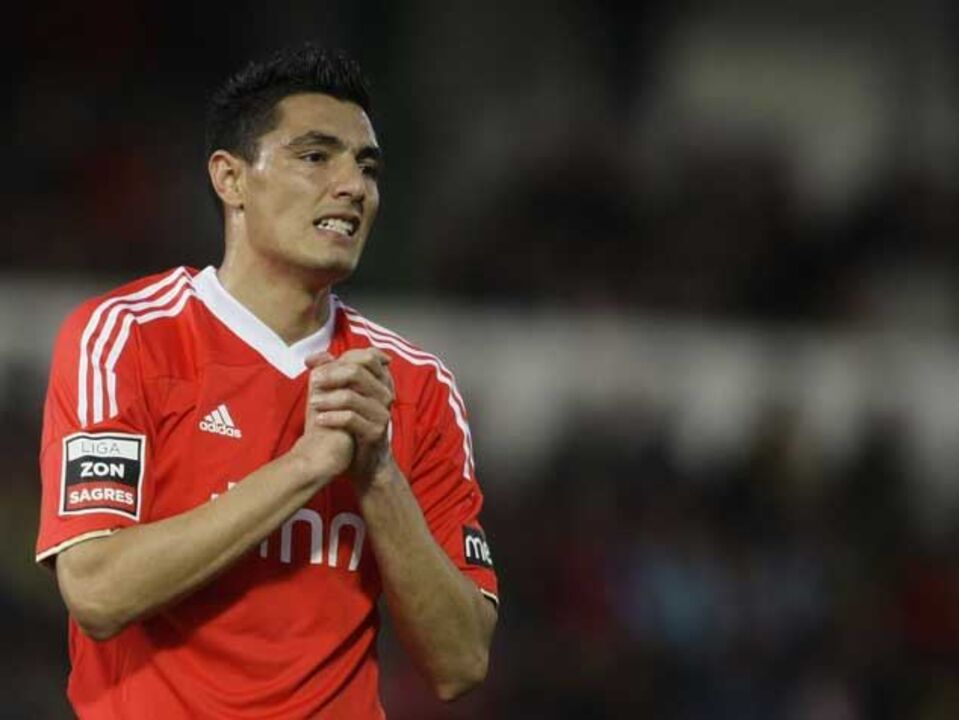 Negociar Cardozo abaixo da cláusula