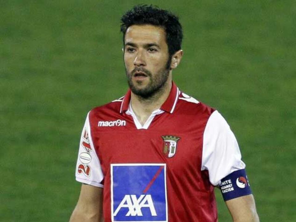 Hugo Viana assina pelo Al Ahli do Dubai