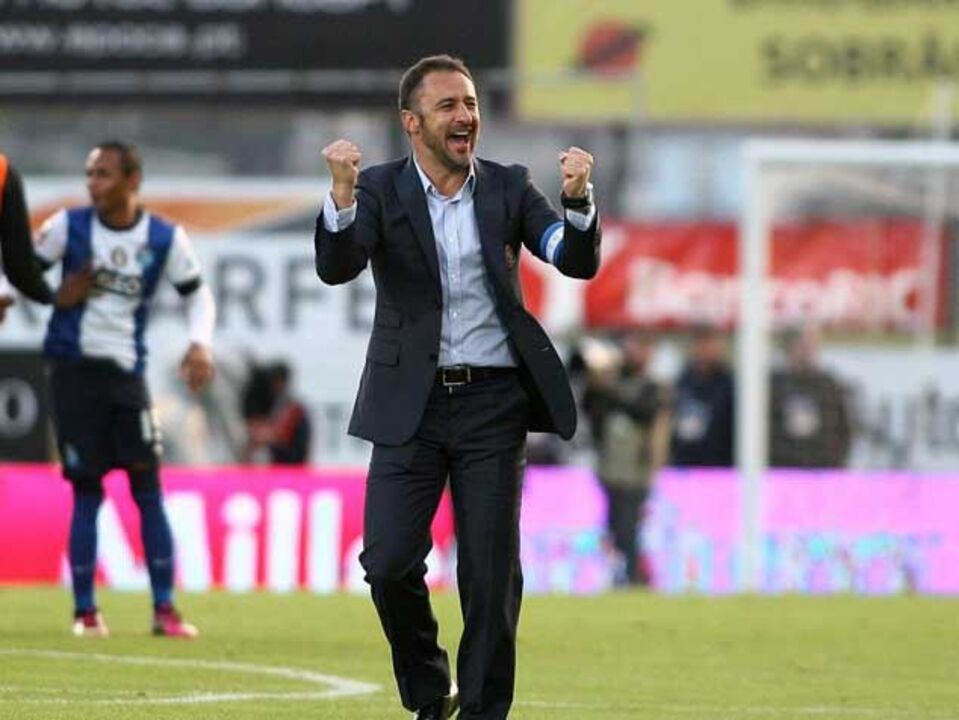 Anzhi pensa em Vítor Pereira