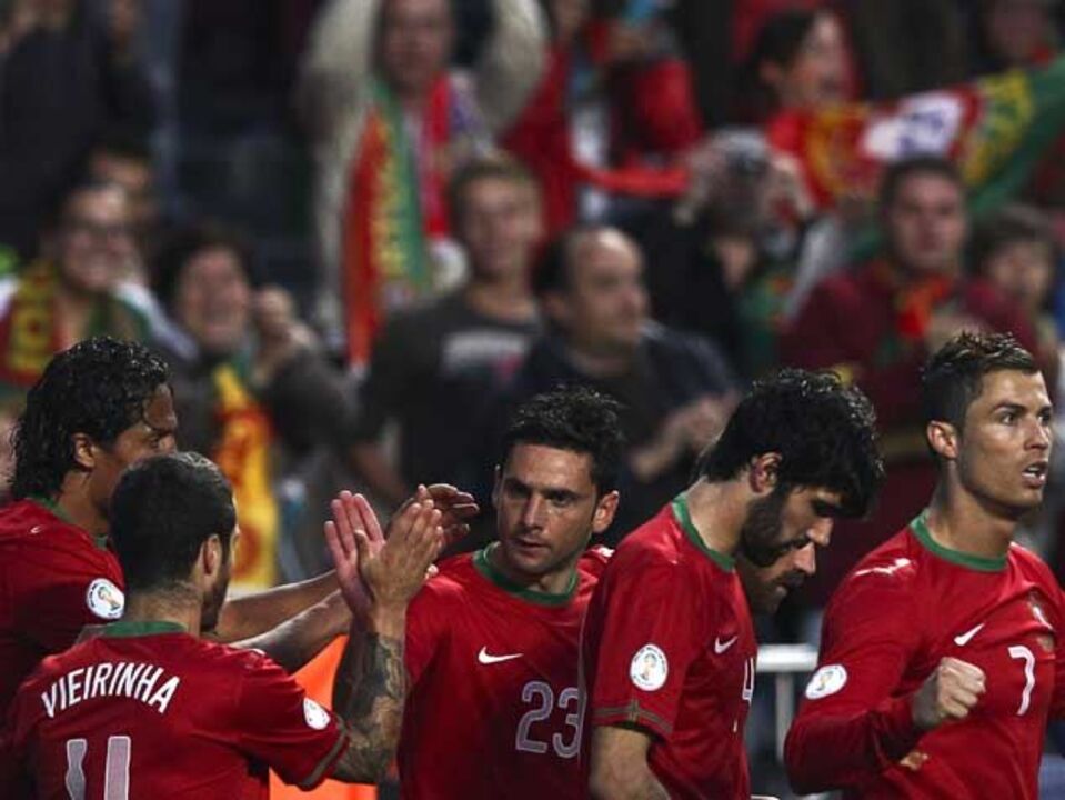 Postiga iguala 26 golos de Rui Costa 