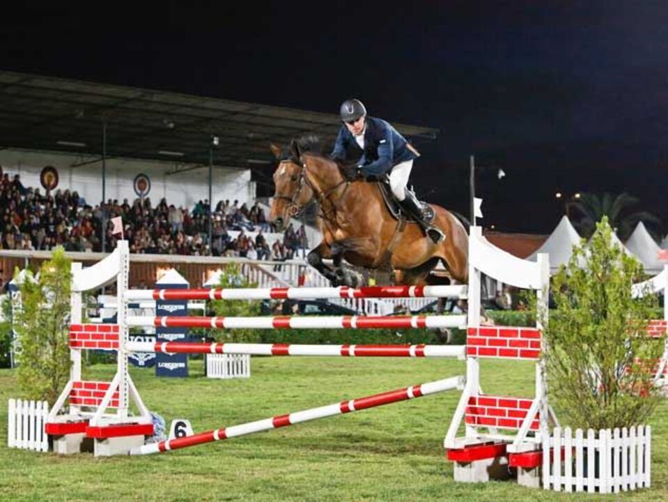 Hipismo: António Vozone em 3.º na CSIO