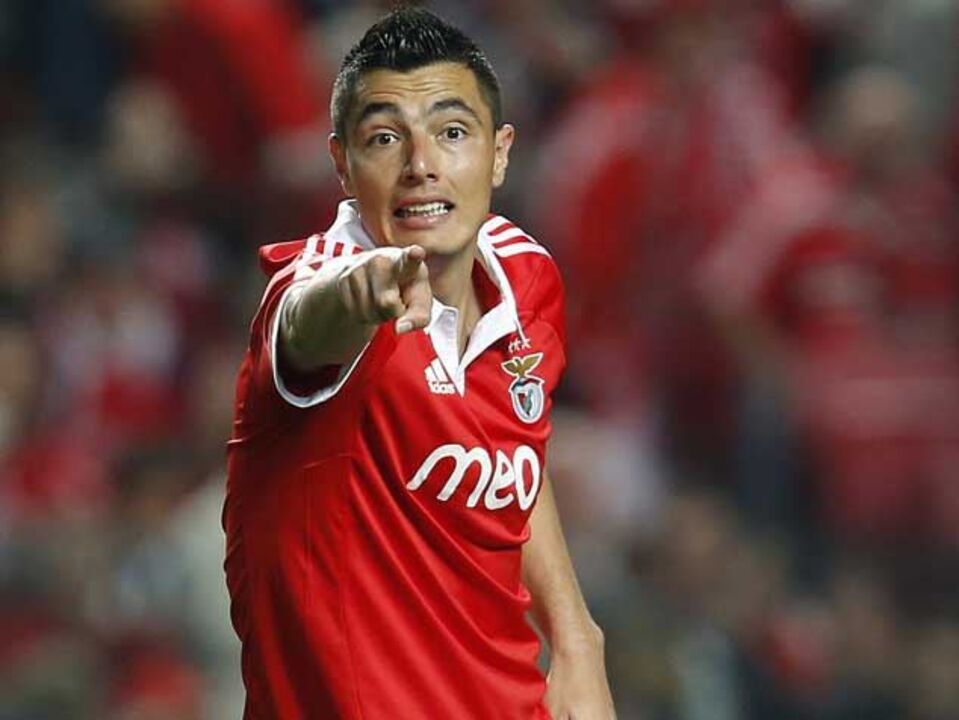 Bruno Alves puxa Cardozo