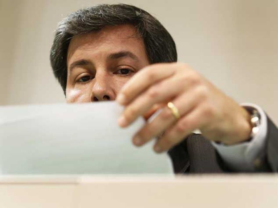 Presidente não admite reunir-se com Zahavi
