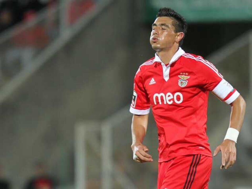 Esforço final por Cardozo