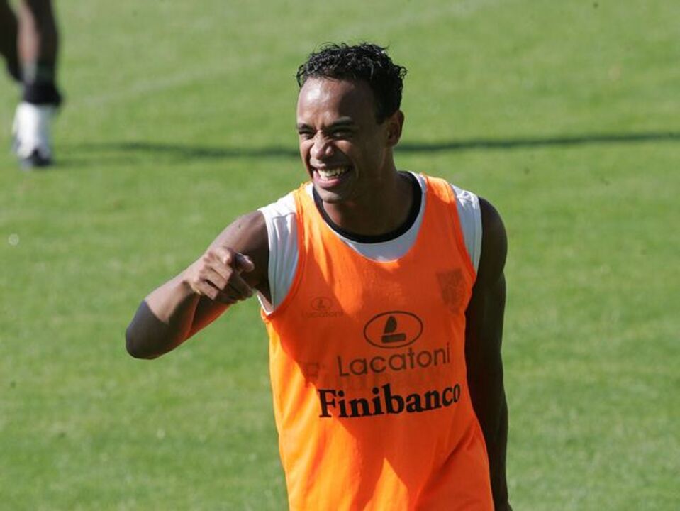 Tiago Targino assina pelo AEL Limassol