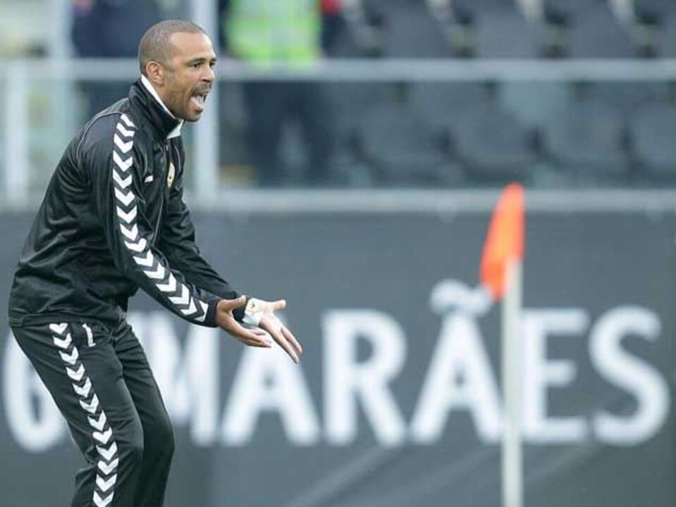 Costinha assume comando técnico