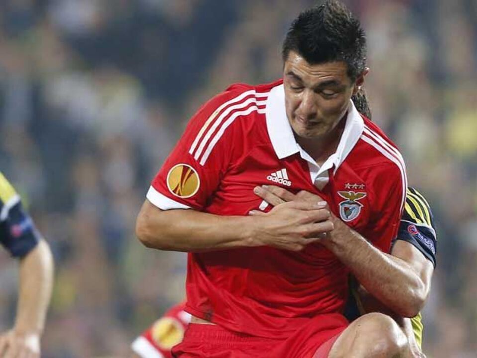 Investigação da UEFA atrapalha Cardozo