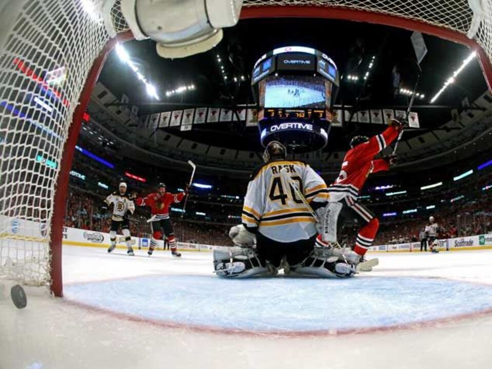 NHL: Blackhawks vencem primeira maratona em Chicago