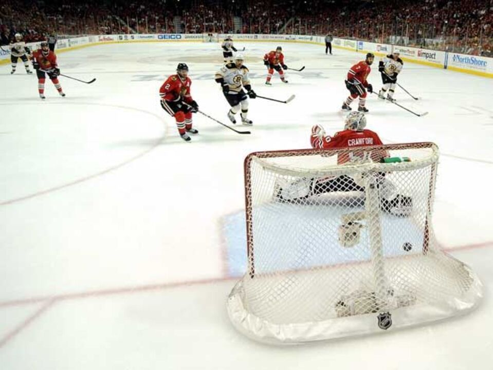 NHL: Bruins vencem em Chicago e empatam final