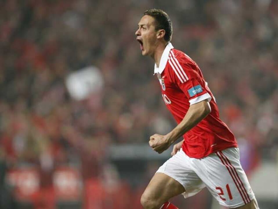 Monaco pisca o olho a Matic