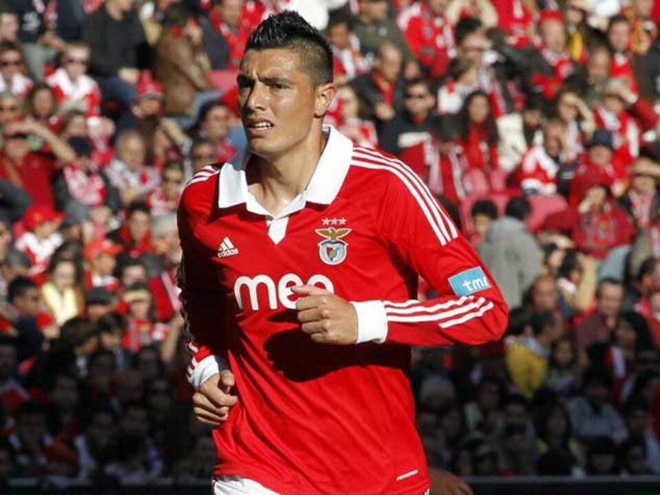 Última tentativa por Cardozo