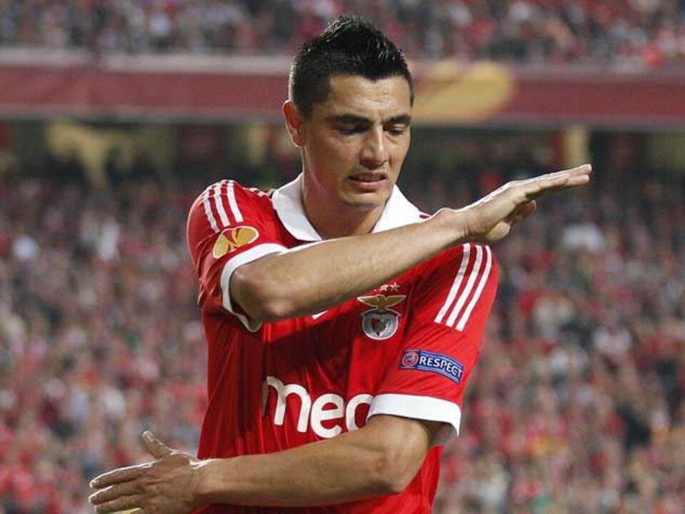 Cardozo decidido a mudar de ares