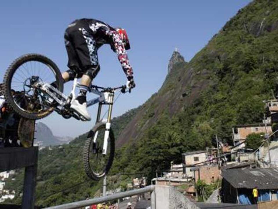 Prova de downhill atravessa câmara de Angra do Heroísmo