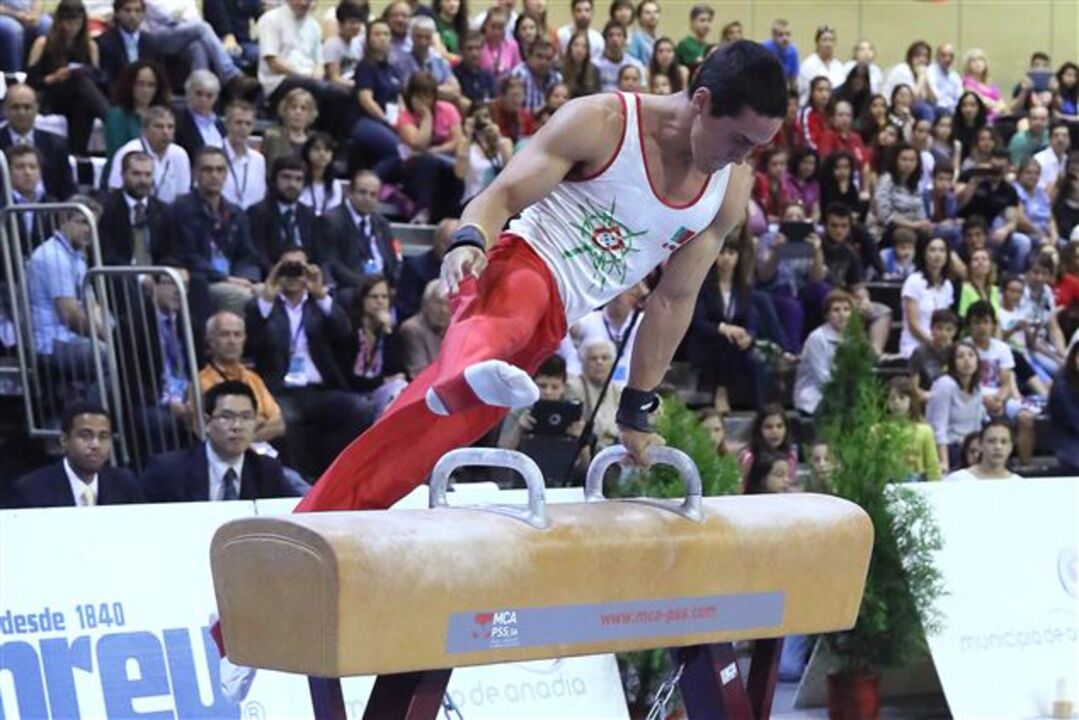 Ginástica: Gustavo Simões conquista bronze na Taça do Mundo
