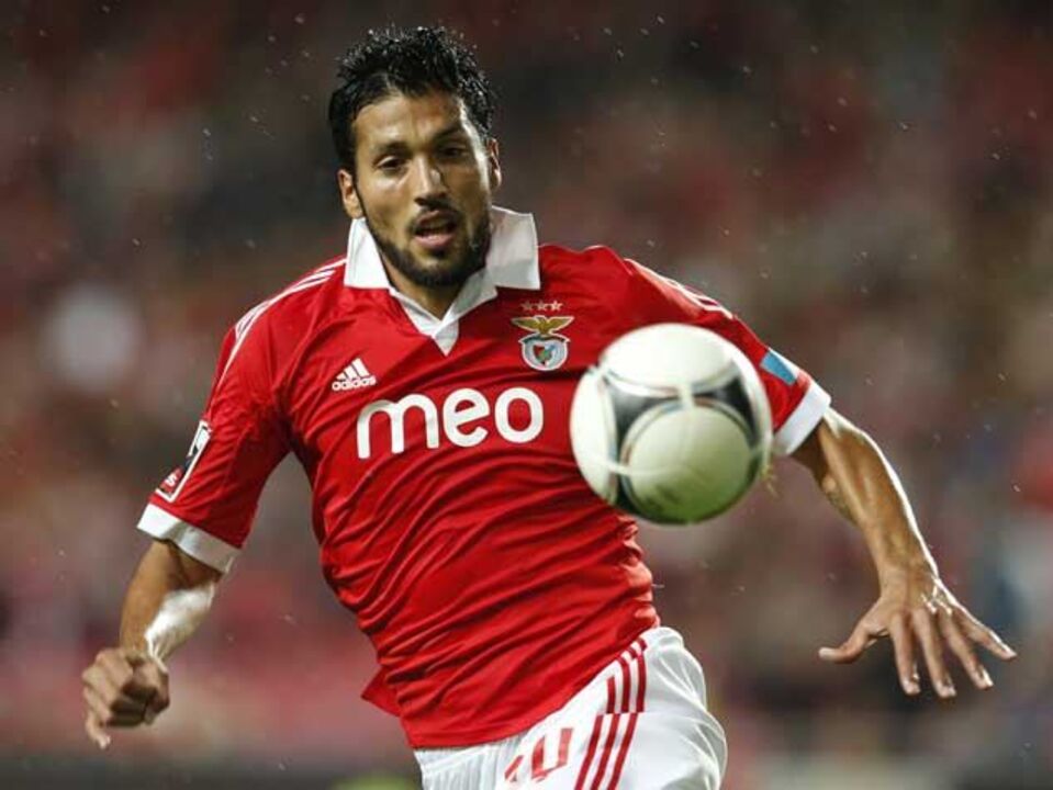 Garay já viu casas em Manchester