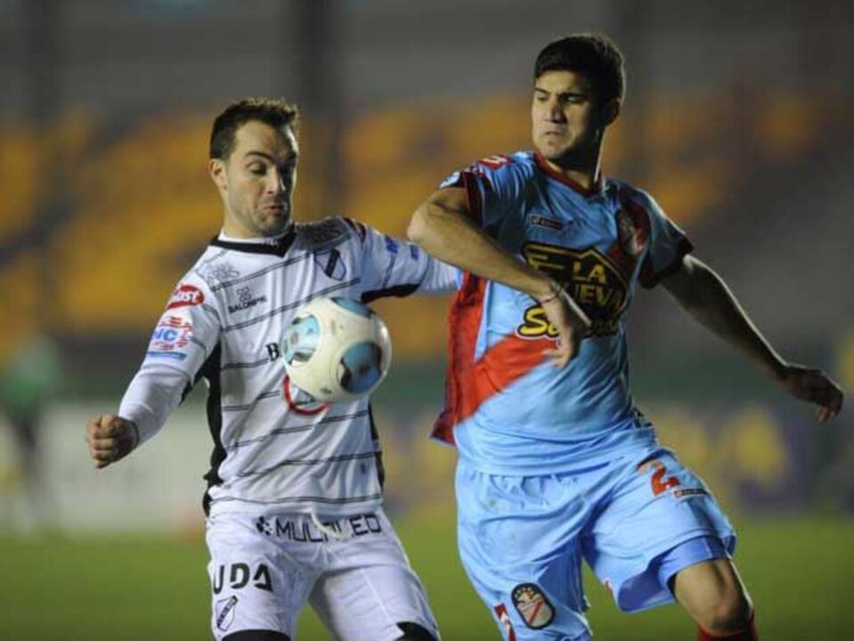 Lisandro López à espera de ordem para viajar 