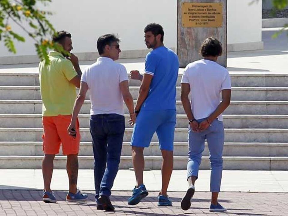 Jesus mostra cantos à casa aos reforços