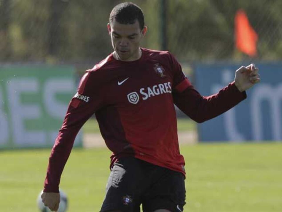 Manchester City "ataca" Pepe com 30 milhões