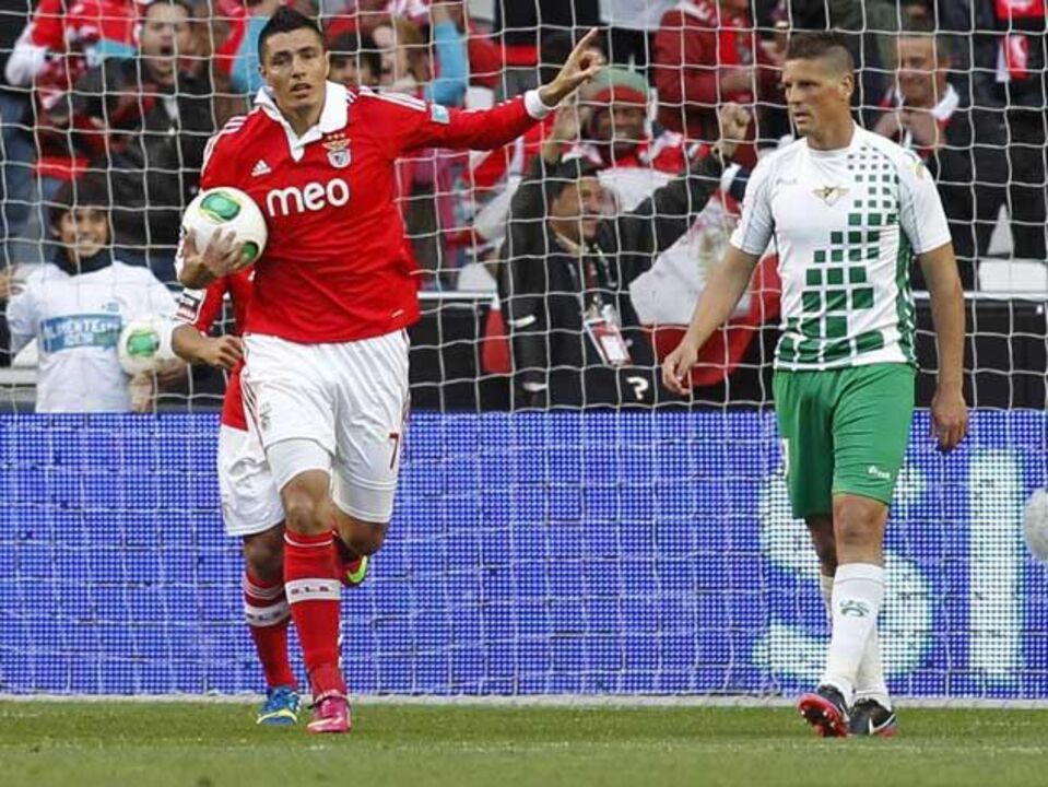 Cardozo abraça Inglaterra