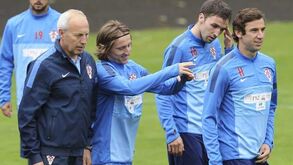 Com Modric em foco no ataque a Portugal