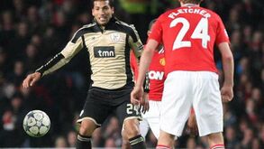 Garay próximo de Old Trafford