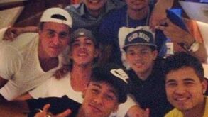 Contrato de Neymar prevê mordomias para os amigos