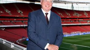 Sir Chips Keswick assume presidência do Arsenal