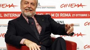 De Laurentiis: «Manchester City não tem dinheiro para Cavani»