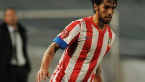 Cresce interesse por lateral Sílvio