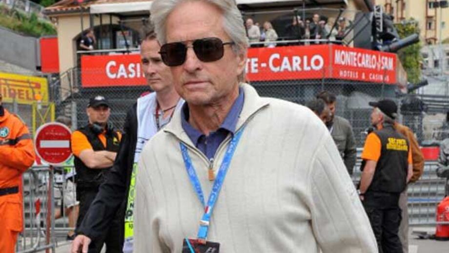 Michael Douglas atribui cancro na garganta à prática de sexo oral