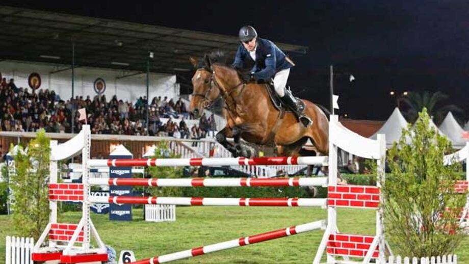 Hipismo: António Vozone em 3.º na CSIO