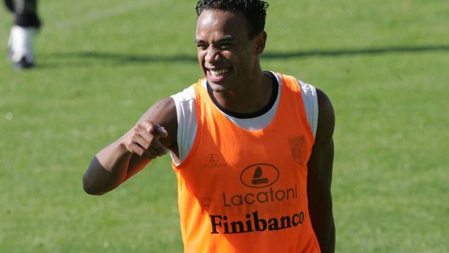 Tiago Targino assina pelo AEL Limassol