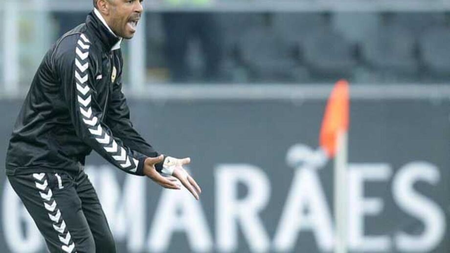 Costinha assume comando técnico