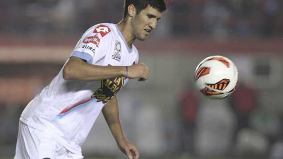 Contratação de Lisandro está presa por detalhes