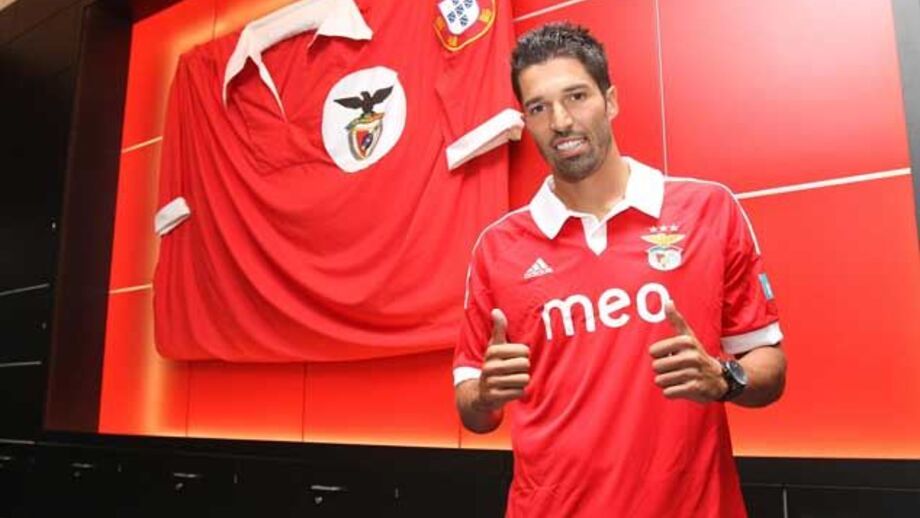 Cláusula de 20 milhões para Steven Vitória 