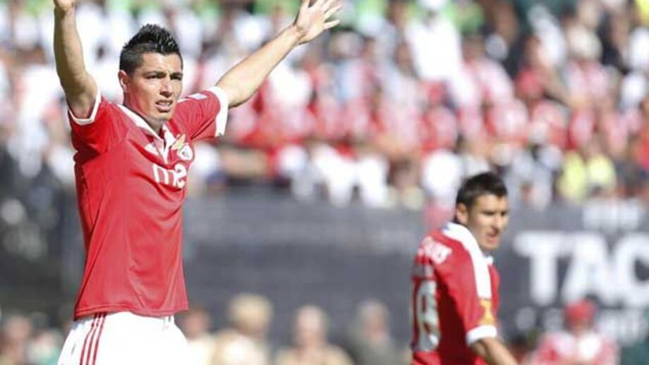 Cardozo mais perto da saída