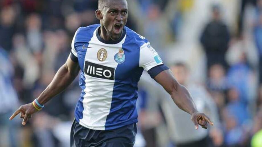 AVB acelera para Jackson Martínez