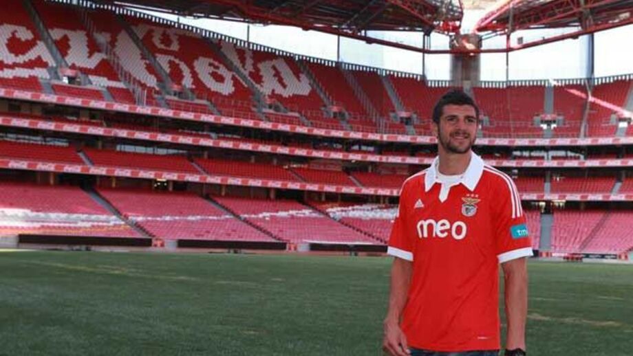 Mitrovic: «Benfica é um clube de top 10 europeu»