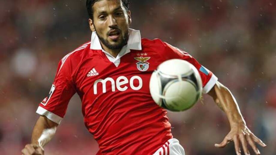 Garay já viu casas em Manchester