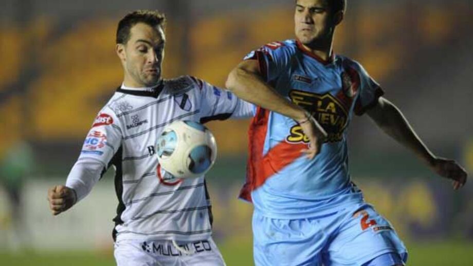 Lisandro López à espera de ordem para viajar 