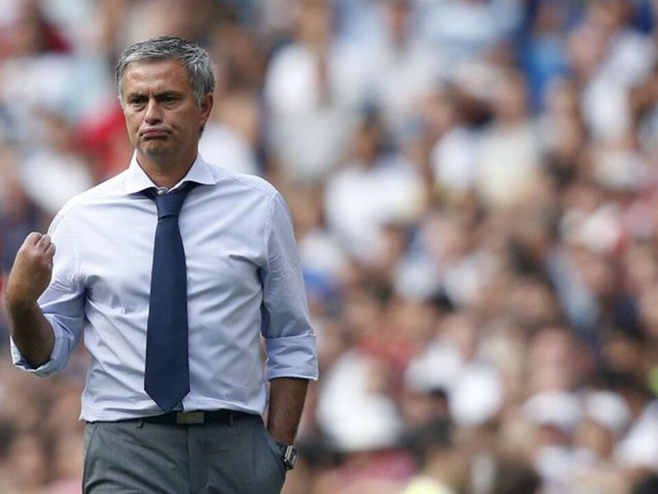 Mourinho atrás do Man. United na corrida ao título