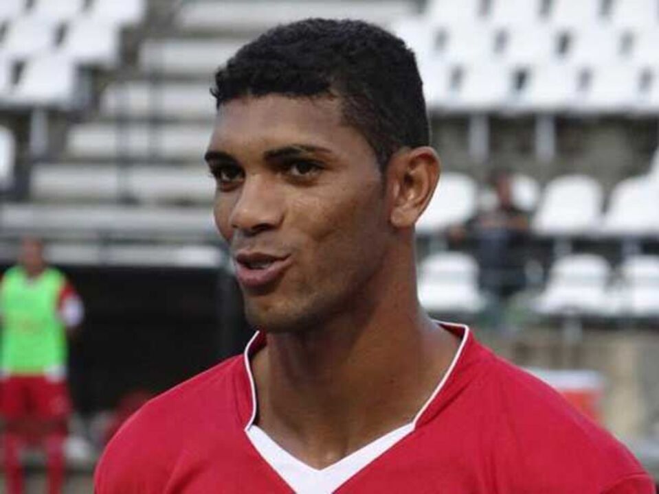 Djavan: «Ajudar a ganhar num campeonato difícil»