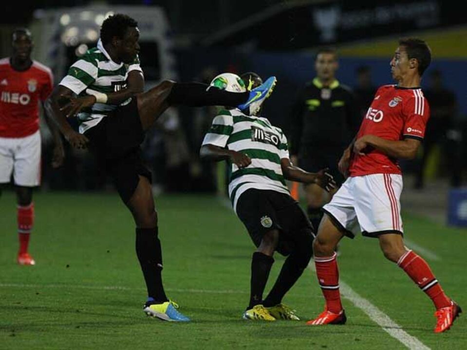 Benfica-Sporting, 1-2: Leão foi rei e senhor no dérbi sem tempero